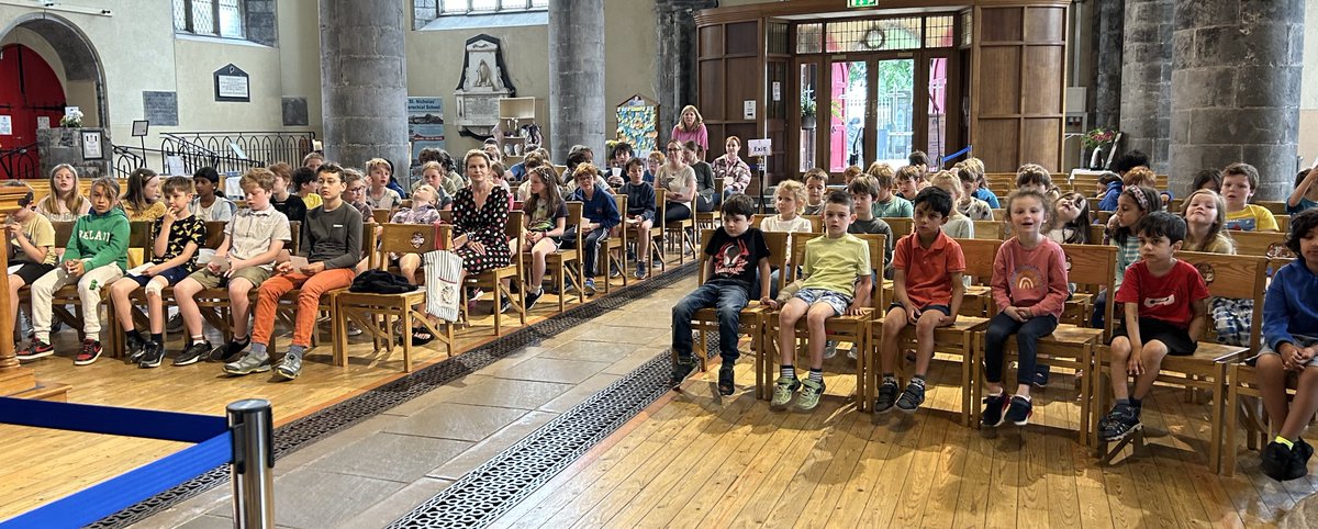 🌟We had a lovely visit with Provost Lynda in St. Nicholas’ Collegiate Church this morning. Songs & stories with lots of actions & important messages – such a lovely way to start a Friday & end a school week. #HiddenGem #SmallSchoolBigHeart #Woodquay #GalwayCity @StNicholas1320