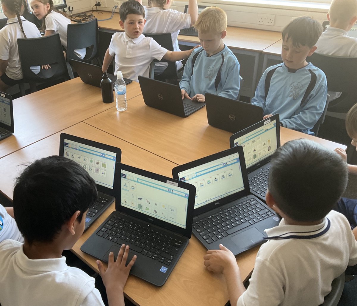 FPS_Computing's tweet image. Year 2 have been safe searching using Purple Mash. We discussed how Purple Mash is made for children and doesn’t link to the wider World Wide Web.