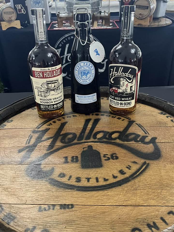 Aspen, baby! 🥃

#aspen #aspenfoodandwine #fwclassic
<a href="/foodandwine/">Food & Wine</a> <a href="/Holladay1856/">Holladay Distillery</a> <a href="/DrinkFiveFarms/">Five Farms Irish Cream</a>