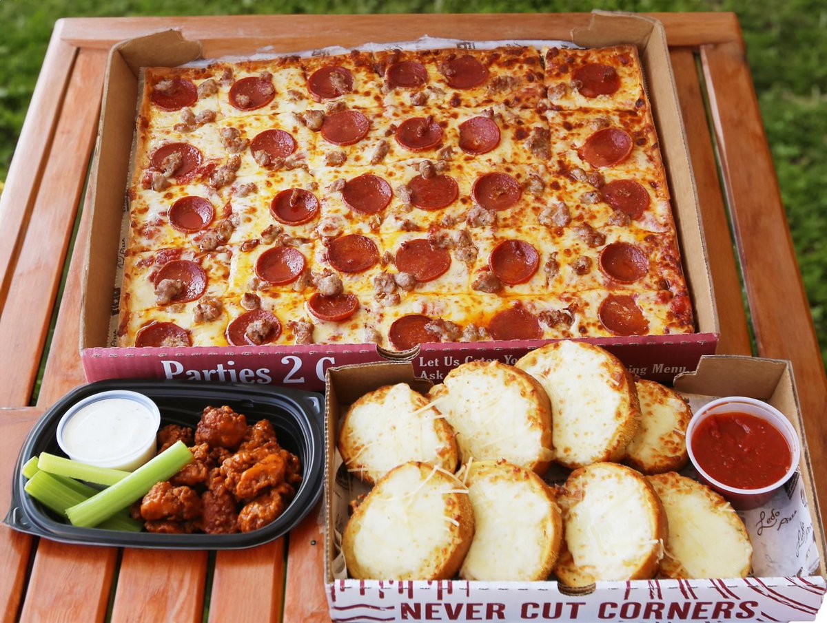 LedoPizza's tweet photo. 💥 #FridayFeeling GIVEAWAY 💥

We are giving away a 
$100 #LedoPizza GIFT CARD

To enter you must:
✅ Follow 
🔁 Retweet

1 winner picked at 10pm 6/16/23

Family Meal Deal❗️
18" 2 Topping Pizza 
+ 1/2lb Boneless Wings 
+ 8pc Cheesy Garlic Bread 
= $36.99

https://t.co/dR6Yi5D0Xg https://t.co/cO731GrUsJ