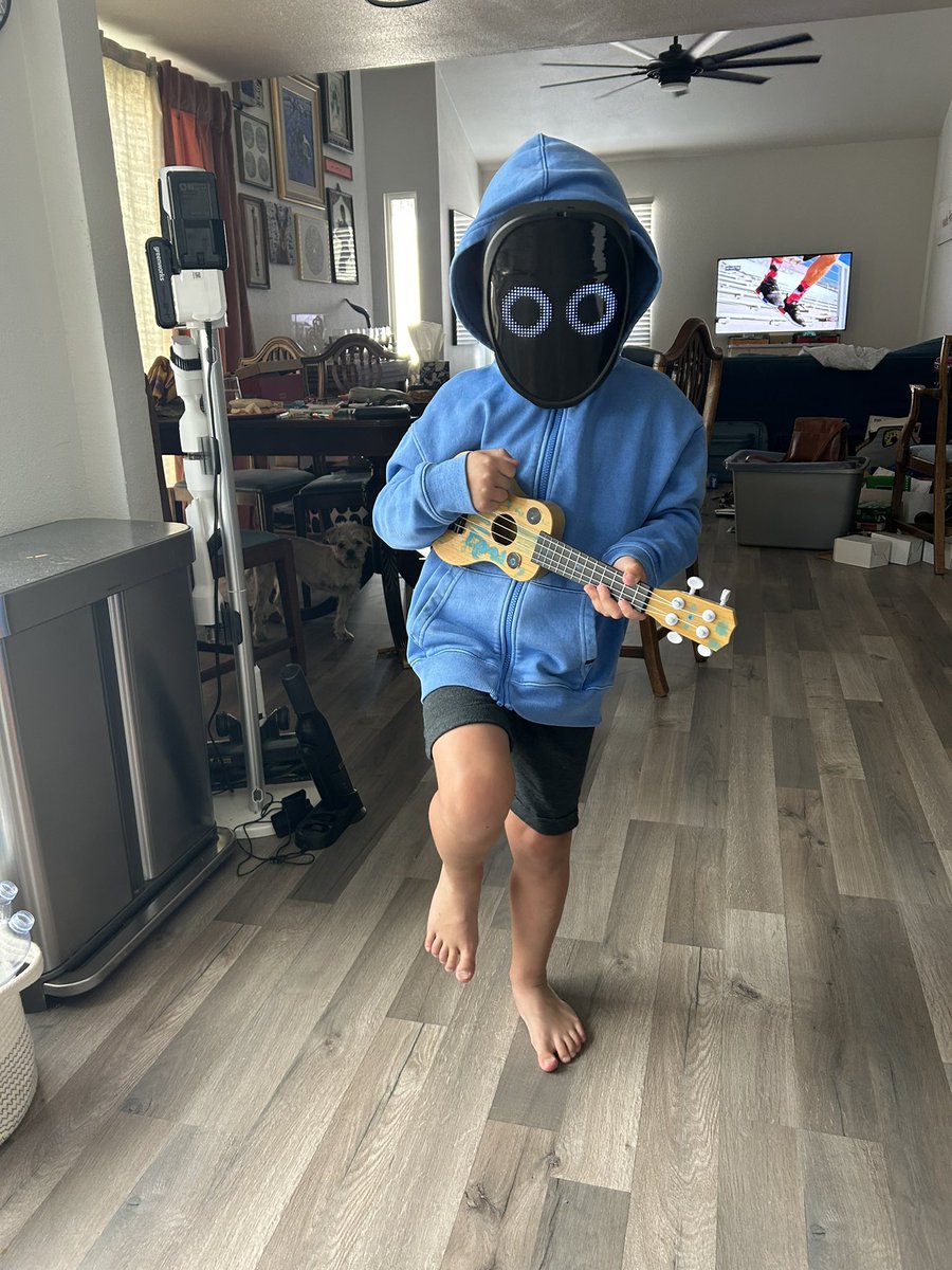 steenalopez's tweet photo. To @boywithukes 👀
From: Your Biggest Fan 🤘 https://t.co/tayQcmxc2q