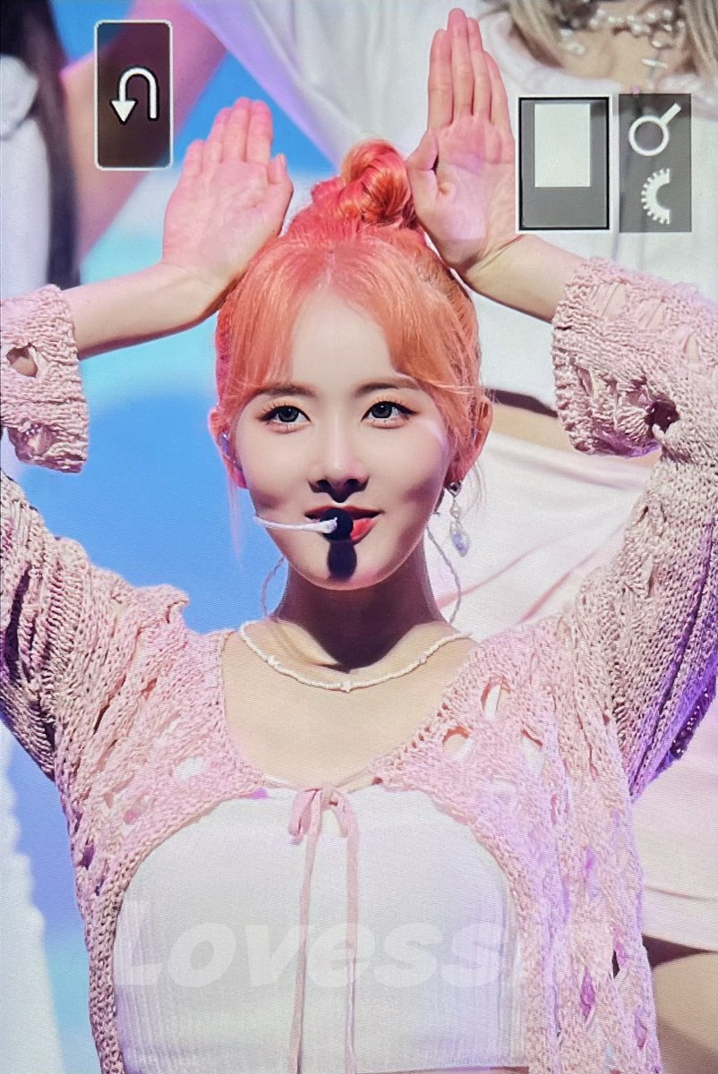 Lovessin0801's tweet photo. 230616 프리뷰

행복해🥹

#스테이씨 #시은 #STAYC #SIEUN https://t.co/4VY32zcHK0