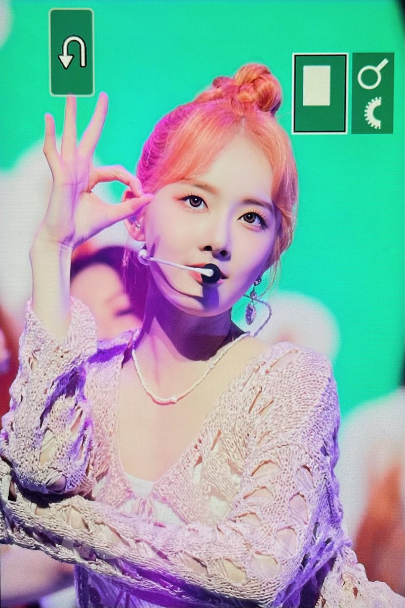 Lovessin0801's tweet photo. 230616 프리뷰

행복해🥹

#스테이씨 #시은 #STAYC #SIEUN https://t.co/4VY32zcHK0