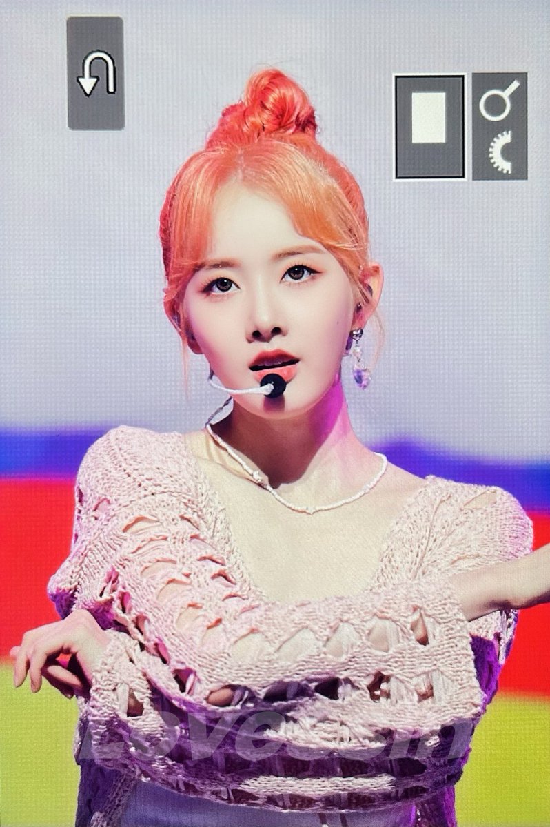 Lovessin0801's tweet photo. 230616 프리뷰

행복해🥹

#스테이씨 #시은 #STAYC #SIEUN https://t.co/4VY32zcHK0