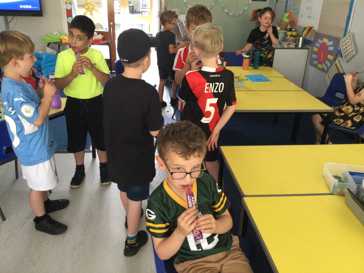 owlsACE's tweet photo. Ice pops on ‘break the rules day’ a great treat at the end of a hot, hot week! https://t.co/BglXFsUsGY