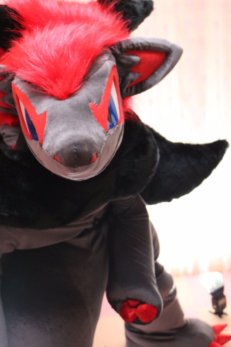 #FursuitFriday

Dark Type