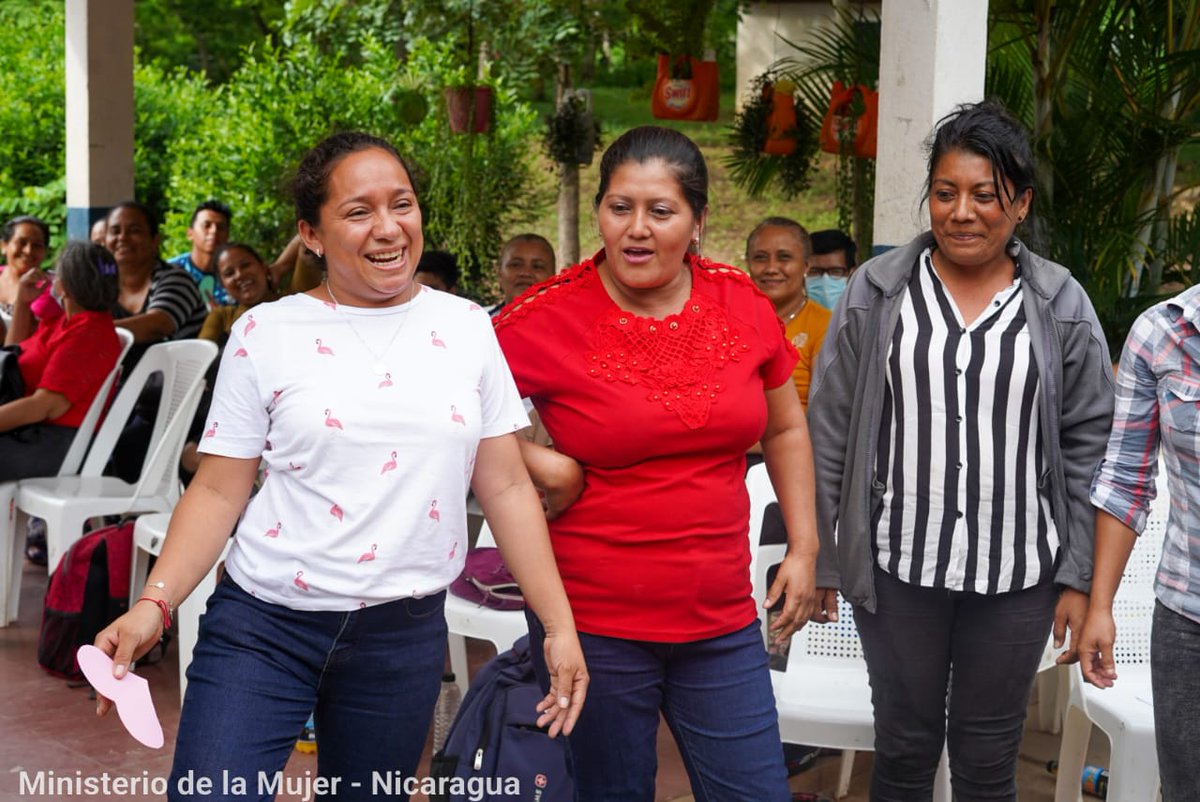 MINIMNicaragua's tweet photo. ▶️ Desde la Comunidad El Frayle en #Madriz y la Comunidad Paso Carreta #Sebaco realizamos un encuentro lleno de actividades ludicas con los Maestr@s Rurales con la Cooperación Solidaria del Programa Mundial de Alimentos 👩🏽🏫🧑🏻🏫
#MujerDignidadYDerechos 🙋🏻♀️🌸 https://t.co/1aIwihnPOP