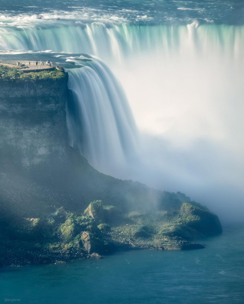 🌊🌊🌊

☀️Your Father’s Day view is just a click away! Bundle and save on your adventure at niagaraparks.com/deals

📸Amazing photo by <a href="/ArgenElezi/">Argen Elezi 📸</a>