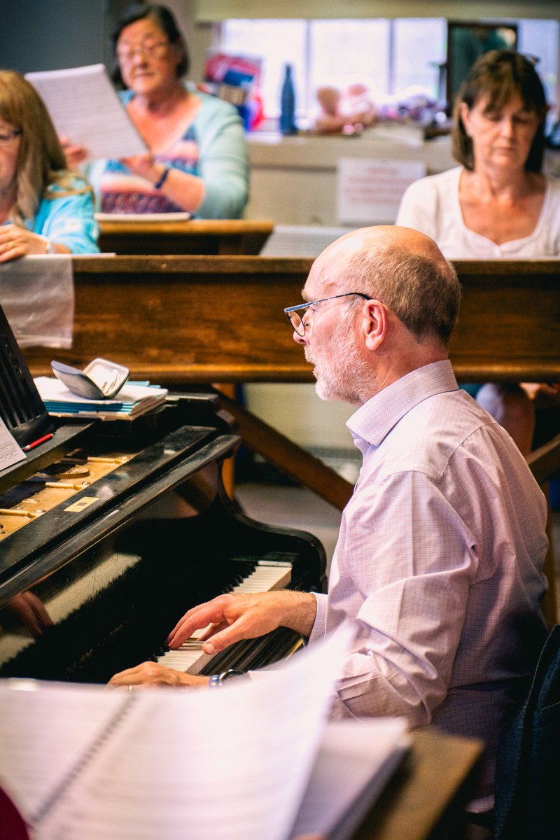 The Festival Voices rehearsals are well underway! Yesterday, our Hereford based Voices members rehearsed under artistic director for Hereford Geraint Bowen accompanied by Peter Dyke.

#gloucester2023 #3Choirs #3choirsfestival