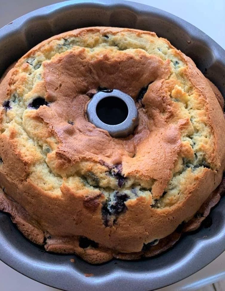 BLUEBERRY SOUR CREAM COFFEE CAKE

finediningmonster.blogspot.com/2023/06/bluebe…

#finediningmonster #different_recipes #recipes #food #yumm #foodie #homemade #foodstagram #foodblogger #foodlover #foodpics #foodies #fitfood #healthyfood #lowcarb #keto #ketodiet #veganfood #veganfoodshare 
ENJOY IT