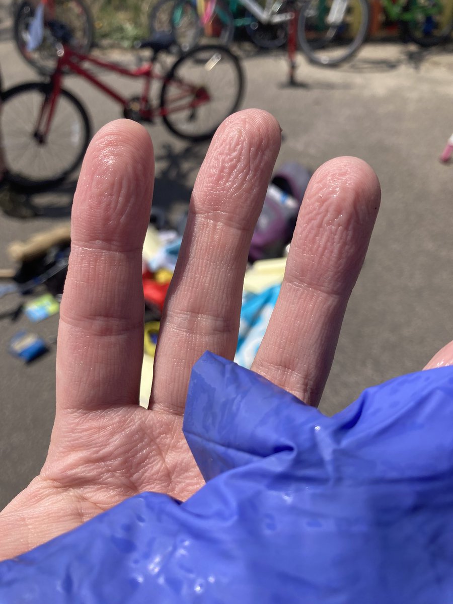 Unexpected results of wearing nitrile gloves on a hot day! Dr Bike was a scorcher today <a href="/NWCCDumfries/">North West Community Campus</a> with Briony and volunteer John 😎🔧 over 15 kids’ bikes fixed up and running well.