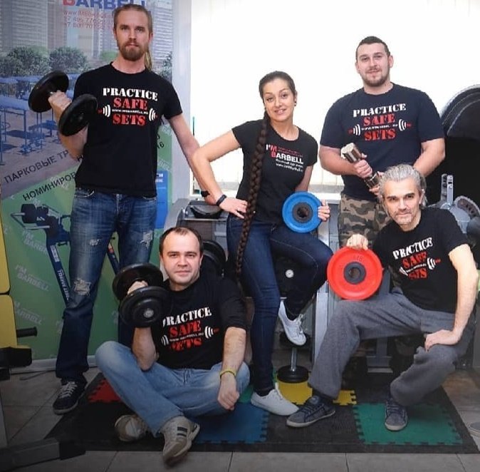 Marianna_fit's tweet photo. Team💪#fitness #fitnessbuddies #gym #gymlife #team #squad https://t.co/SqYKdUjK3u
