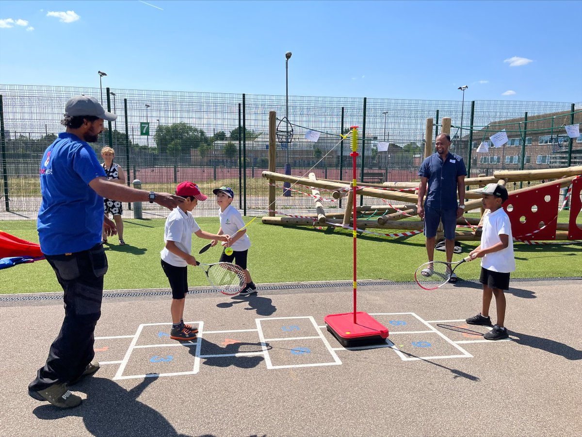 DeltaPrimary's tweet image. It was great to see so many Dads, Grandads, Uncles and Mums at Year 2's Father's Day stay and play session. Children and their adults enjoyed a variety of outdoor games in the sunshine.