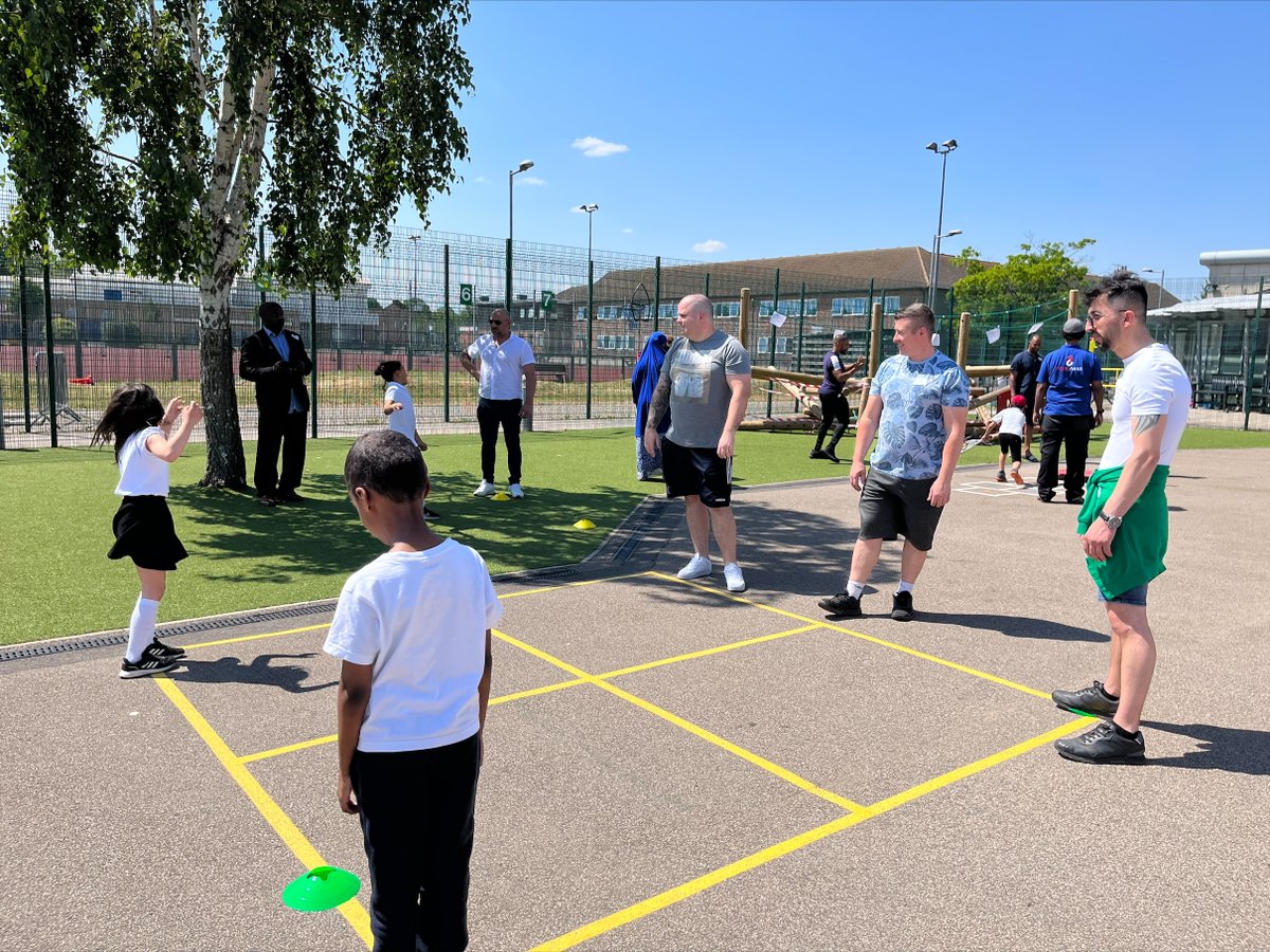 DeltaPrimary's tweet image. It was great to see so many Dads, Grandads, Uncles and Mums at Year 2's Father's Day stay and play session. Children and their adults enjoyed a variety of outdoor games in the sunshine.