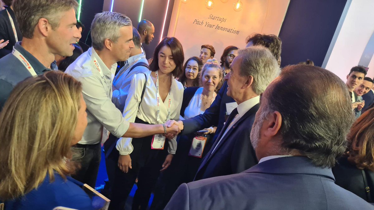 anthony_lamy's tweet photo. @VidMob  just won the @LVMH  Innovation Award among 1300 start-ups. What a fantastic recognition for our vision about creative intelligence being the new marketing superpower for the best marketers in the world. https://t.co/GyuMUEJjMJ