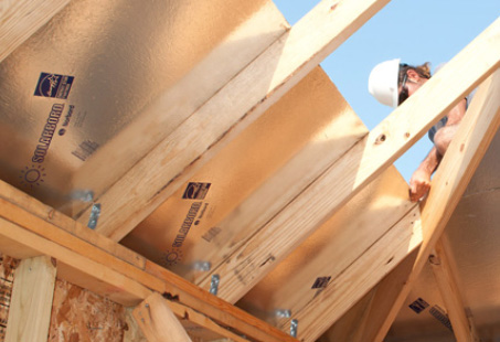 RADIANT BARRIERS: MYTHS BUSTED &amp; FACTS EXPLAINED
A radiant barrier can lower heat transfer, keep the attic space cooler &amp; lower cooling costs up to 17% .
osb.westfraser.com/blog/radiant-b…
#westfraser #solarbord #radiantbarrier #construction #architecture #design #buildingtips