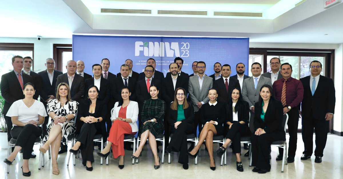 BolsaCR's tweet photo. Esta semana se celebró en El Salvador el Foro Internacional de Emisores de los Mercados de Valores de las Américas #FIMVA, 2023. La representación costarricense intercambió experiencias y nuevas oportunidades de negocio con participantes de toda América.

#Amerca @BolsaValoresSV https://t.co/xtHWcR5Bqj