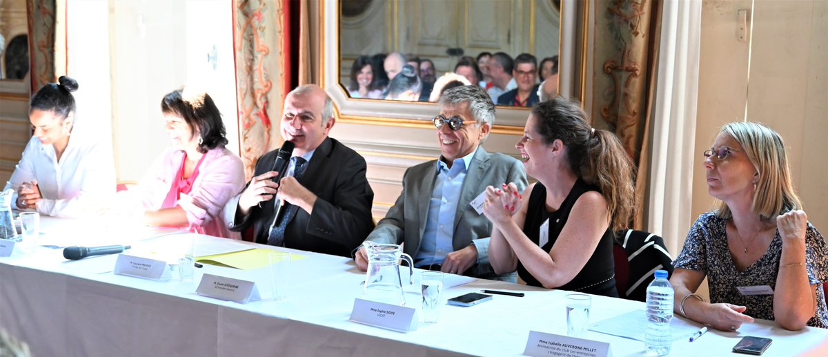Prefet38's tweet photo. #emploi | Le club de l'#Isère "Les entreprises s'engagent" accueille 12 nouveaux adhérents et un nouveau leader @EsquerreXavier
Laurent Prévost @Prefet38 salue leur implication pour accompagner et faciliter l'accès à l’#emploi des publics les plus éloignés et fragiles. #inclusion https://t.co/hTaqtQFkYk