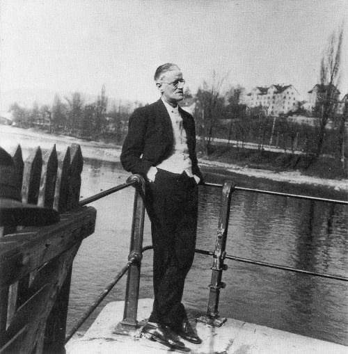 ArsEstHabitus's tweet image. I wanted real adventures to happen to myself. 
But real adventures, I reflected, do not happen to people who remain at home: they must be sought abroad.

   — James Joyce, Dubliners