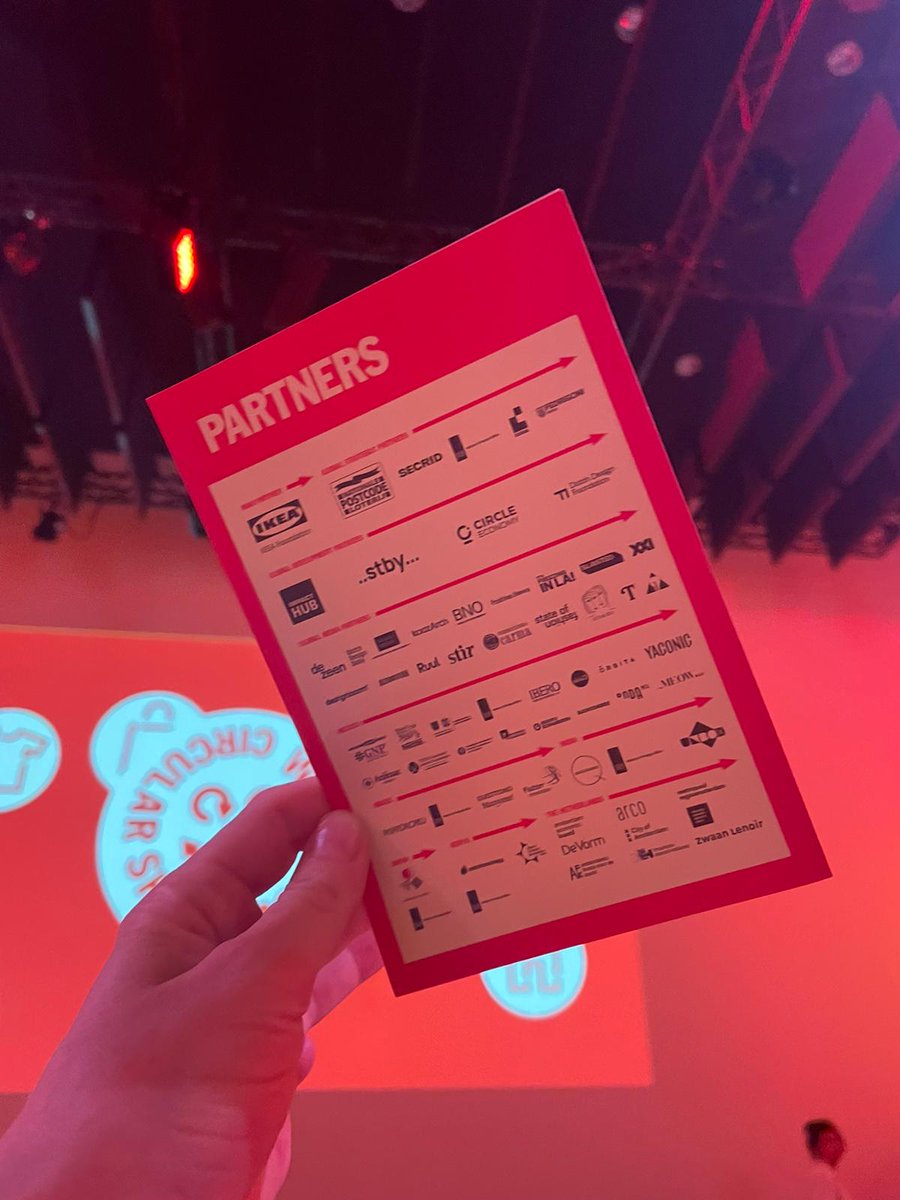 WhatDesignCanDo's tweet image. …And just like that, we’ve reached the end of the #WDCDCircularShowcase.

Before we go, we’d like to raise a toast to all the speakers, sponsors, visitors and crew who made this edition possible. Thank you for your support — and we hope to see you next year, Amsterdam!