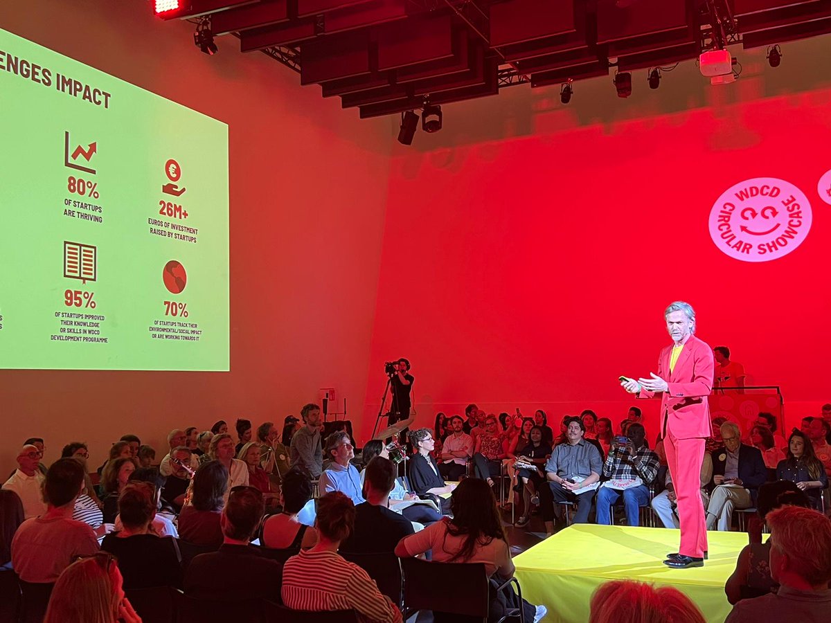 WhatDesignCanDo's tweet image. …And just like that, we’ve reached the end of the #WDCDCircularShowcase.

Before we go, we’d like to raise a toast to all the speakers, sponsors, visitors and crew who made this edition possible. Thank you for your support — and we hope to see you next year, Amsterdam!