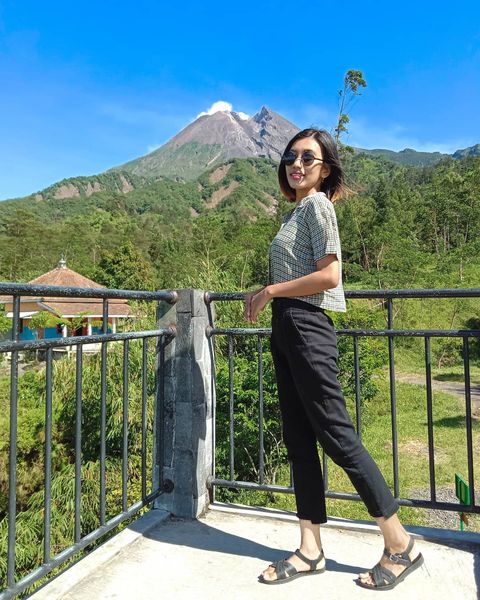 “Cinta kubawa naik, rindu kubawa turun.”

📍 Klangon Merapi

#klatenshine #klatenbersinar #exploreklaten #wisataklaten #sekitarklaten #klaten
