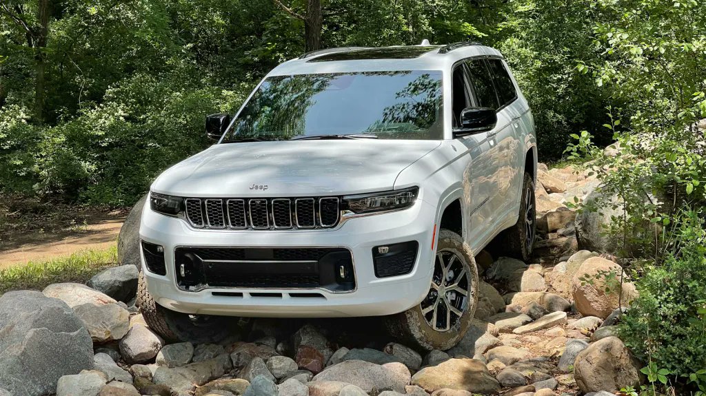 Jeep® Issues Recall For 331,401 Grand Cherokee (WL) Models For Rear Coil Springs.