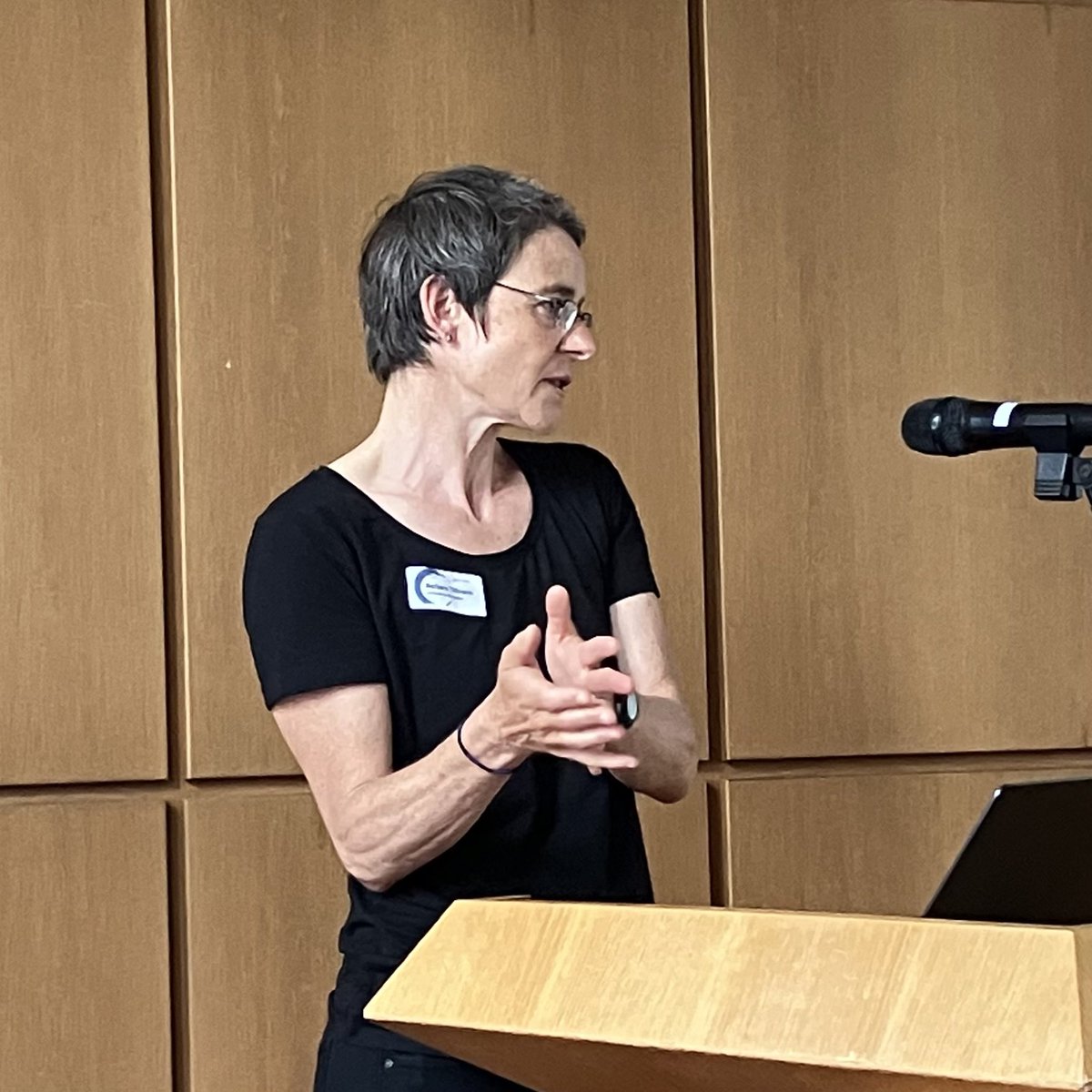 Cologne Center of Language Sciences (CCLS) (@ccls_unicologne) on Twitter photo ๐ข Barbara Tillmann
<a href="/btill_lyon/">Barbara Tillmann</a> discusses musical expectations in her #LingCologne ๐ฌ talk โPredictions in Language and Music: Predicting What and Predicting When?โ ๐ต ๐ถ ๐ข Barbara Tillmann
<a href="/btill_lyon/">Barbara Tillmann</a> discusses musical expectations in her #LingCologne ๐ฌ talk โPredictions in Language and Music: Predicting What and Predicting When?โ ๐ต ๐ถ