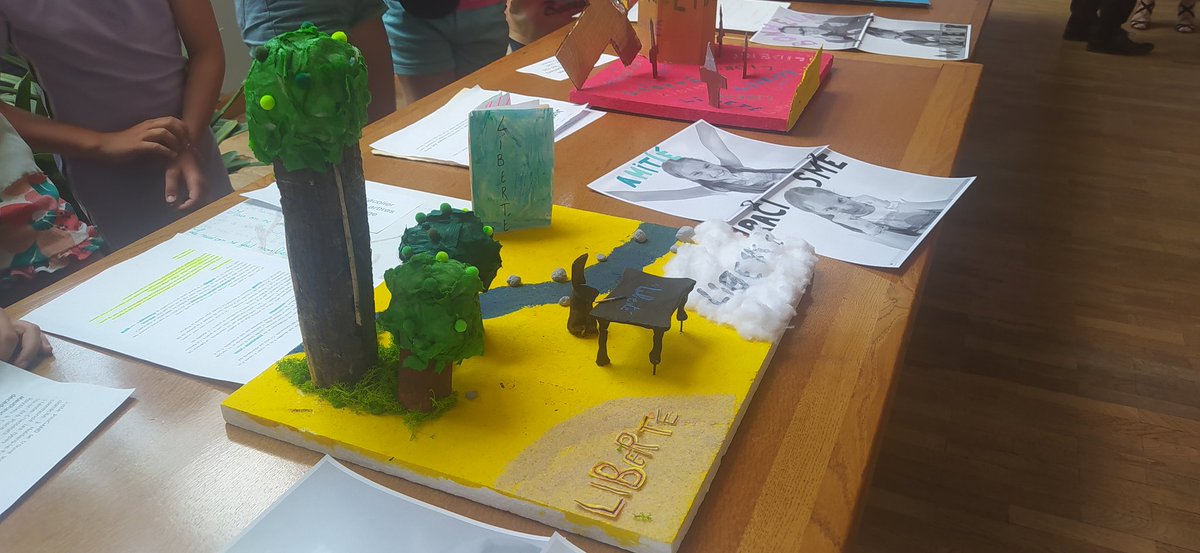 👏Restitution d'un travail mémoriel d'une très grande qualité, ancré dans le territoire des élèves de St Sauveur : hommage à Just, Georges Pingand, instituteur résistant. Un joli partenariat avec @ANACR70 et sa présidente C. Gaidry <a href="/DSDEN70/">DSDEN de la Haute-Saône</a> <a href="/BarbantMarine/">Barbant Marine</a>