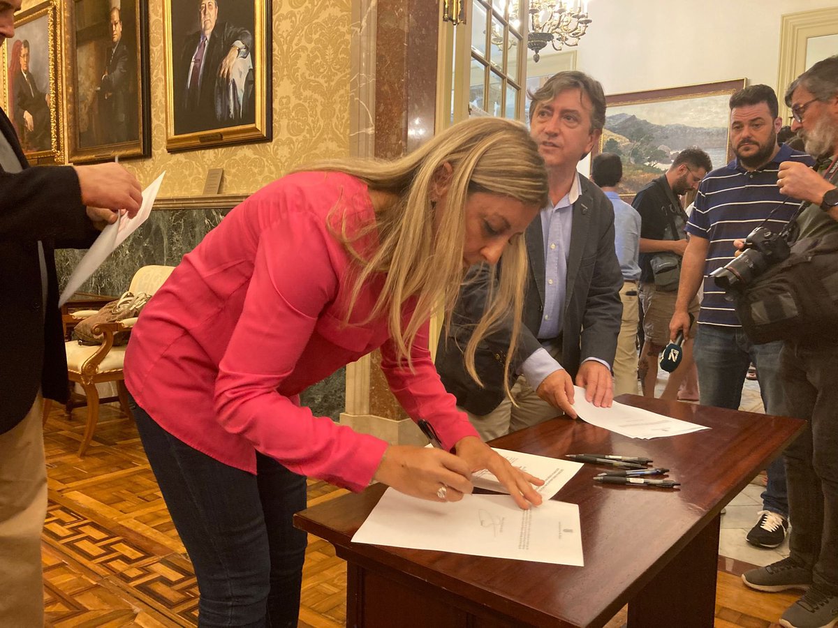 RakelSanchezC's tweet photo. Hoy hemos recogido las credenciales los consellers @MallorcaPP al #Consell, trabajaremos duro para solucionar los problemas y mejorar la vida de los mallorquines. Muchas gracias al presidente @Ll_Galmes y a la presidenta @MargaProhens por confiar en mi. #LibresYValientes https://t.co/1ztUmSfNZu