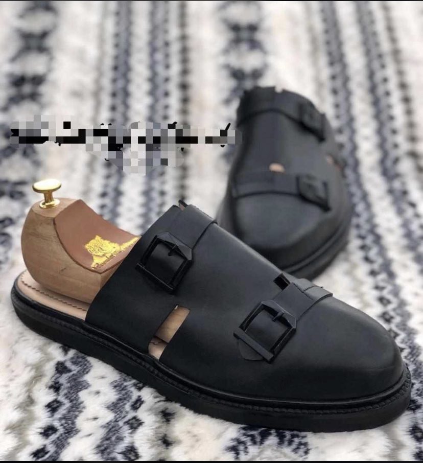 ParamoleM's tweet photo. Step up your shoe game with our handmade footwear! Each pair is crafted with care and attention to detail for a one-of-a-kind look. From casual to formal, we've got you covered. Order now and step out in style! 
Kindly DM
https://t.co/Szs3CTW8D4
#Budget2023 https://t.co/pNBBxWKgeE
