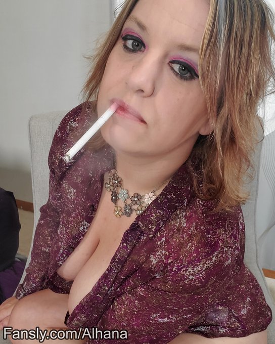 TGIF! Just out of the shower and getting ready for cam. Dropped this smoking fetish set off on my Fansly