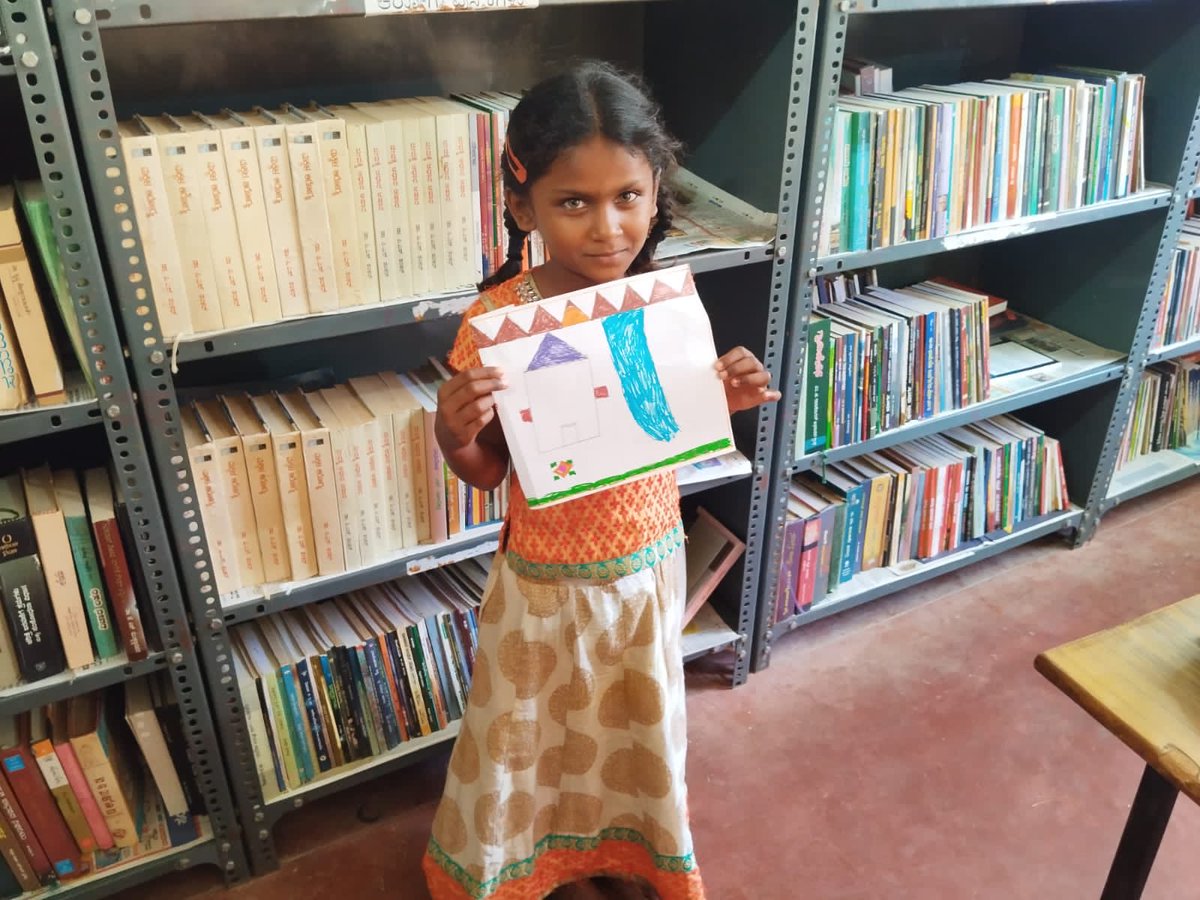 readingkafka's tweet photo. The hills, the river, the library. 
“I love my library.” 🌷🌿#rurallibraries #artinlibraries https://t.co/qoWwd4L49a