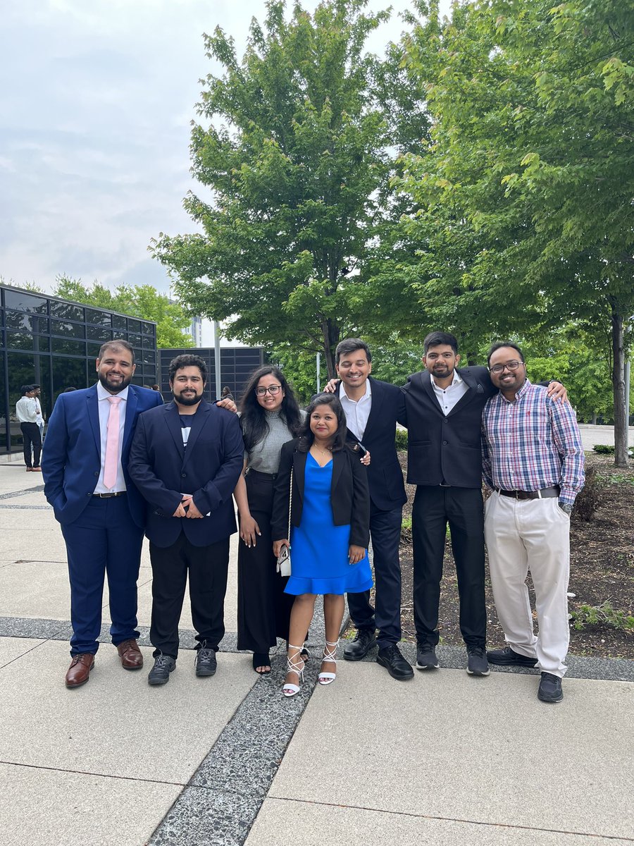 rahulbt98's tweet photo. Humber ITS Gang! 

#HumberGrad
#ClassOf2023
#ITS
#WeDidIT
#Graduated https://t.co/Q7ulA5EN0e