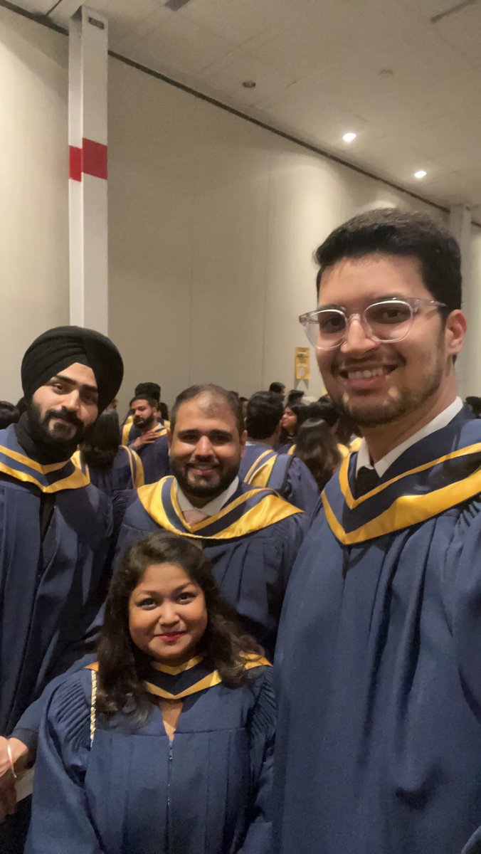 rahulbt98's tweet photo. Humber ITS Gang! 

#HumberGrad
#ClassOf2023
#ITS
#WeDidIT
#Graduated https://t.co/Q7ulA5EN0e