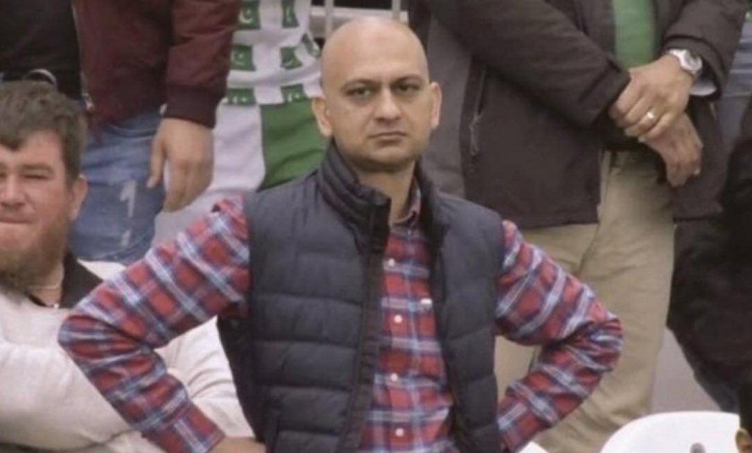 Bullsfans's tweet image. D Rose watching Ja Morant wasting away a good pair of knees trying to be hood