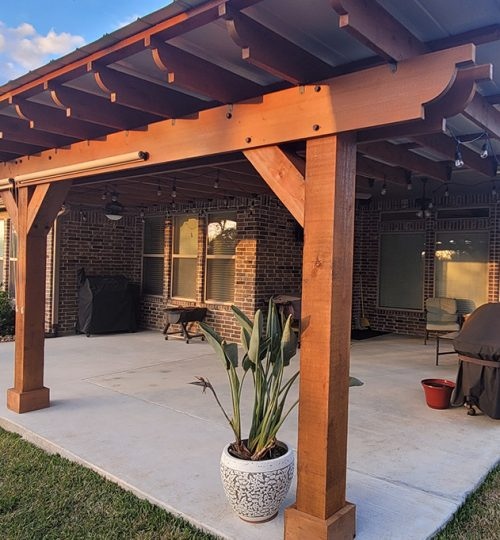 Don't let the weather dictate your outdoor plans! Our durable and stylish patio covers provide the perfect solution for year-round enjoyment of your outdoor space.🌳🏡
Learn more: h3outdoordesign.com/services/patio…
#patiocover #outdoorliving #patiodesign #H3OutdoorDesign #coveredpatio