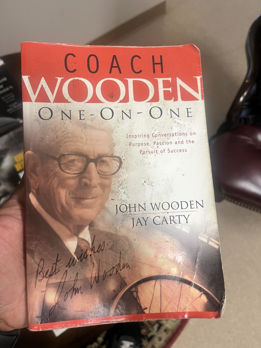 Graytness4's tweet photo. Just finished this devotional over the last 60 days… John Wooden (ESPNs Coach of the Century), teams up with a long time staff member, and gives 2 pages of incredible content each day with Bible verses to reference. Great way to start the Day. 👊🏽💯
#Graytness https://t.co/q4jPxA2Lzu