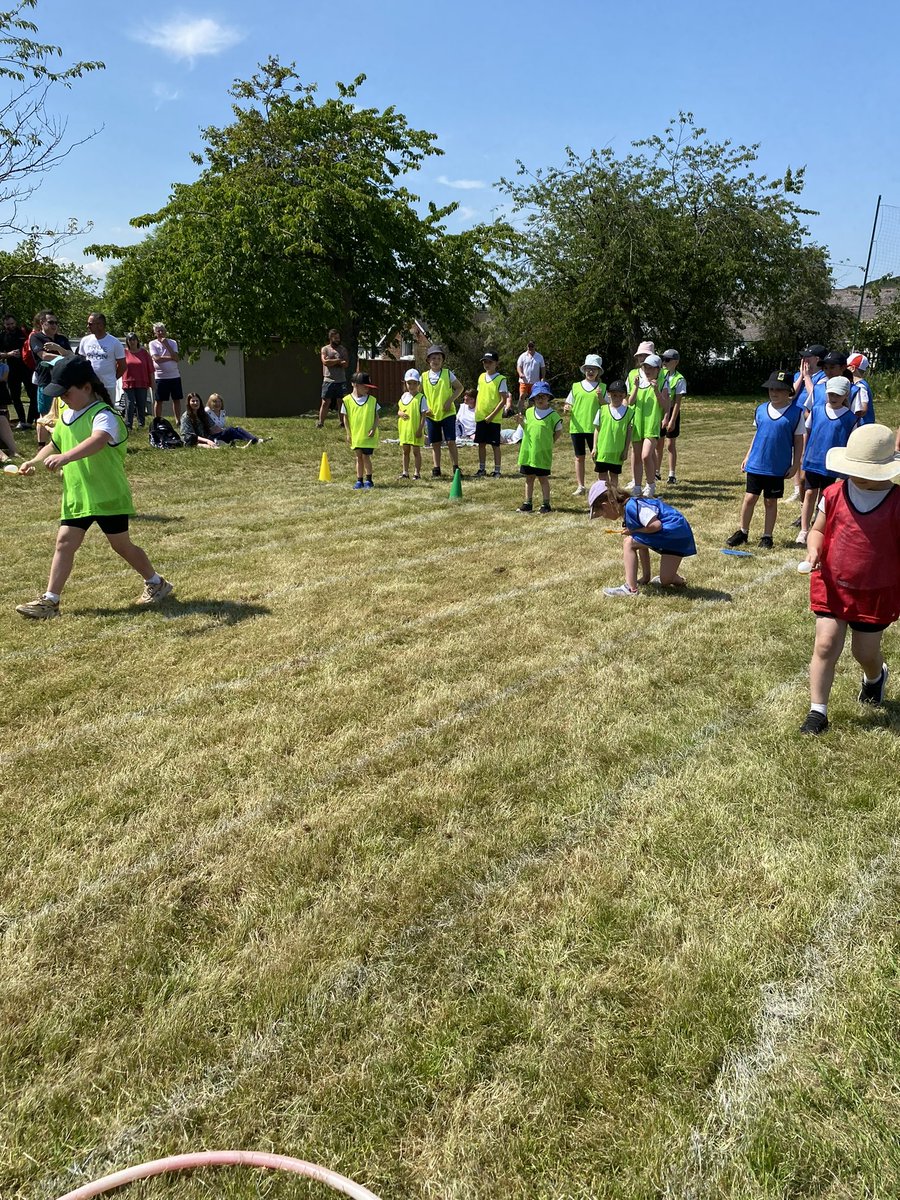 What a fantastic sports afternoon! Thank you so much to our PTA for helping to organise the event and to @ClaireCoop1 for providing the water to keep us hydrated!🏅 #article15 #article31 @kathyarrsa @EthosBWCET1