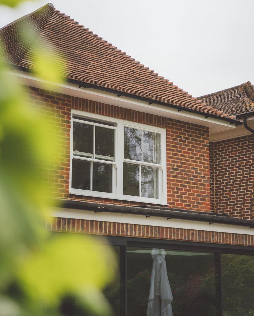 RoseviewWindows's tweet image. Lovely recent #RoseCollection sash window job by one of our approved installers 😍🌹 #traditionRedefined 

Great work @JewelWindows 👏