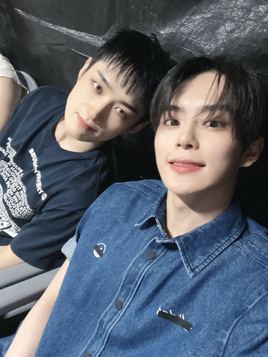 by_verivery's tweet photo. [#강민]

우리형 생일 축하해애애
생일선물은 나!

#베리베리 #베러  #용승이형 #생일축하해요옹 https://t.co/mJpB4hmTvz