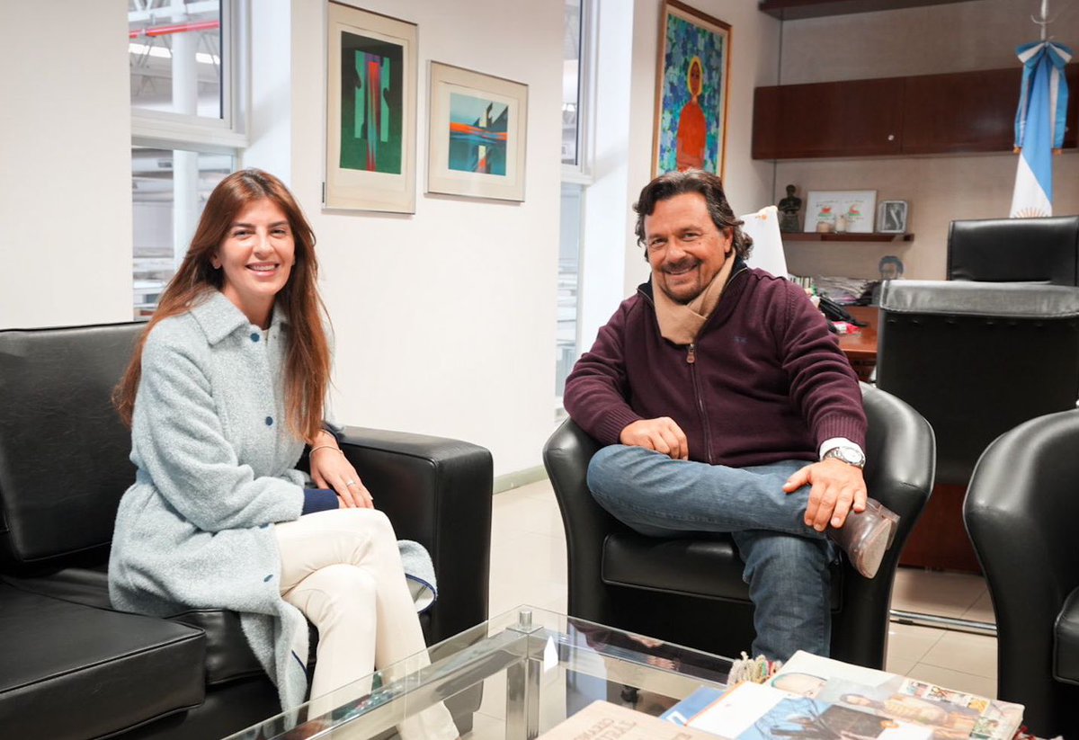 Gracias <a href="/GustavoSaenzOK/">Gustavo Sáenz</a> por tu visita hoy en la Municipalidad de Salta. Como siempre, seguimos trabajando en equipo juntos y por los salteños.