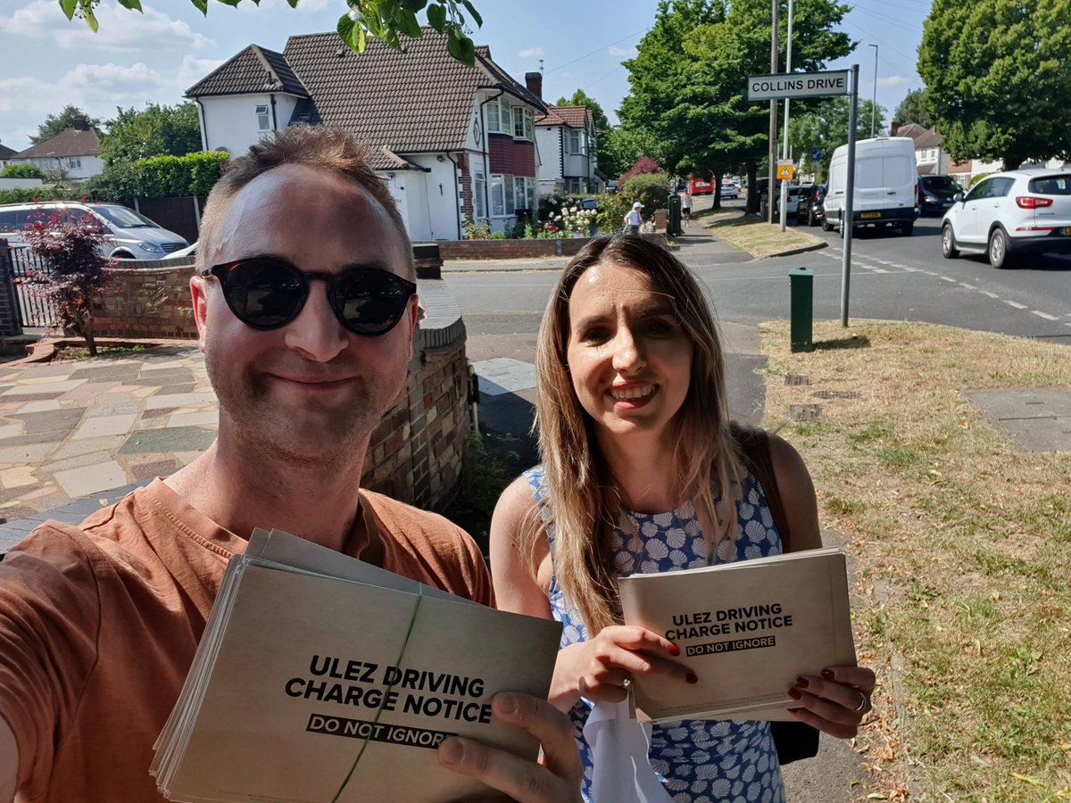 Lovely to see @alex_marsanu on the campaign trail in #Eastcote for @conservatives' & @Hillingdon_Tory candidate, @tuckwell_steve. Another solid #ULEZ leaflet delivered for the #UxbridgeByElection.