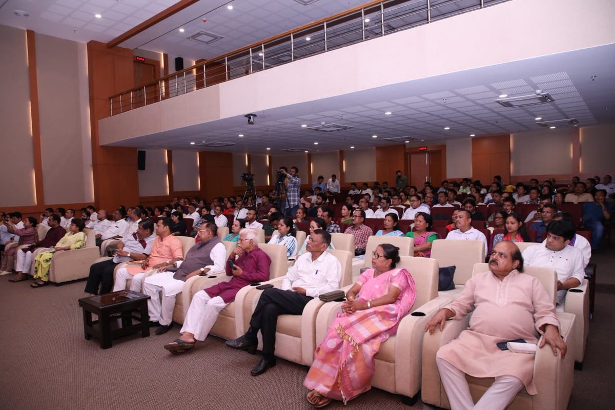 In a program organised by @BJP4Assam to celebrate #Goa Day in Guwahati,
I addressed the dignitaries & shared my thoughts on how PM @narendramodi is uniting India & working towards the vision of #EkBharatShreshthaBharat !

@JPNadda @blsanthosh @himantabiswa @Bhabesh_KalitaR