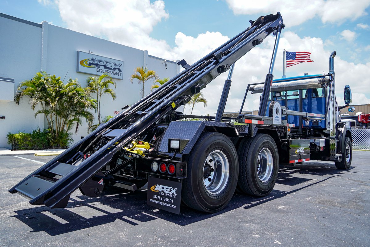 Brand New 2023 Autocar DC64 Roll Off Truck SOLD and heading down to Ft. Lauderdale, FL!!

#new #Autocar #rollofftruck
#rolloff #worktruck #wastecleanup
#constructioncleanup #trashtrucks #waste #trash #trashremoval #treedebris #debris #wastemangment #recycling