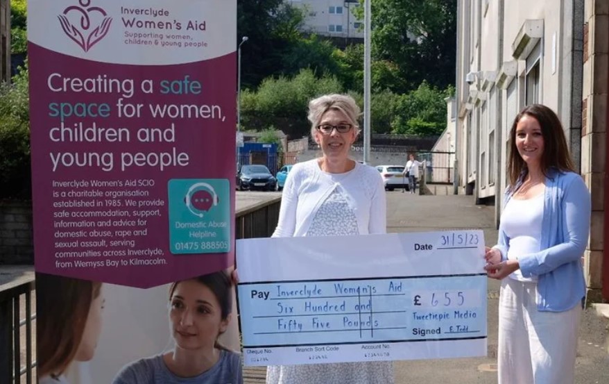 InverChamber's tweet photo. Greenock marketing company @Tweetiepiemedia rounded off its 10th birthday celebrations by raising £655 for Inverclyde Womens Aid
#InverclydeChamber | #InveerclydeBusiness |
#ICCMember | #TweetiepieMedia
https://t.co/OKn0VHjH7D https://t.co/9RQs9PEYhM