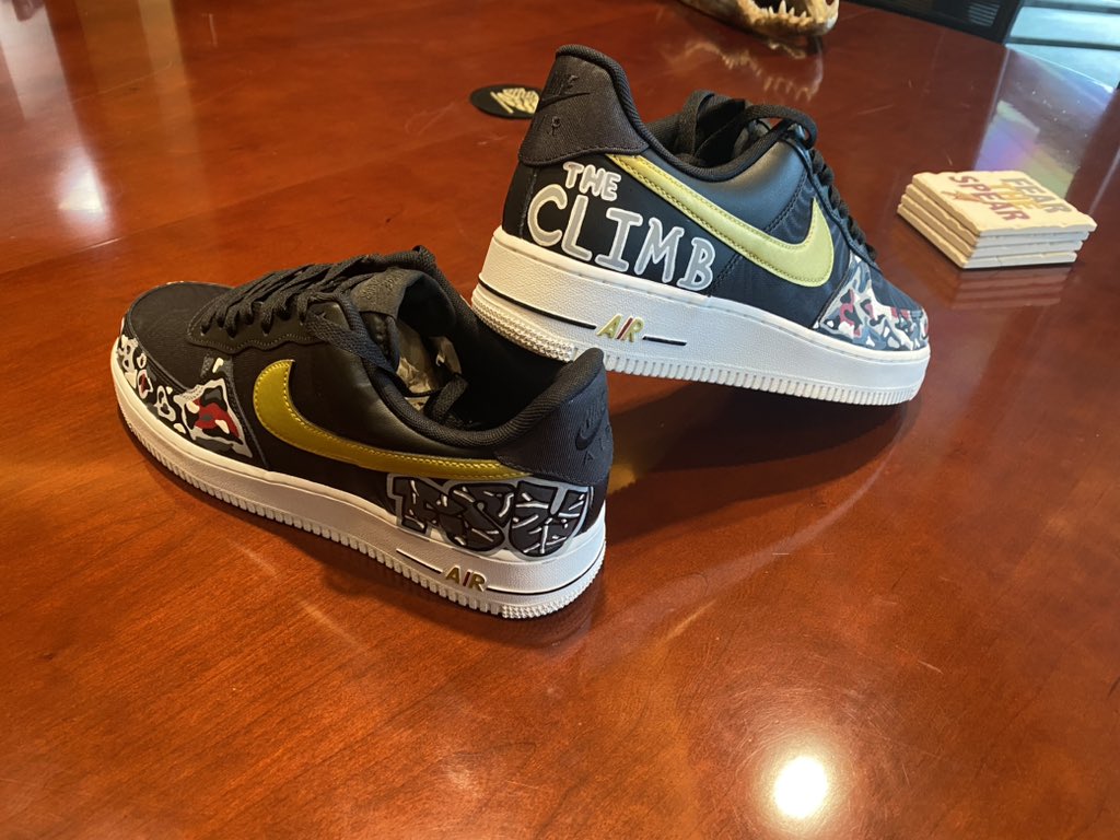 More than just a Jersey # &amp; position, my man <a href="/robertscottOL/">Robert Scott🎒🏈</a> is so very talented! Look at the #WORK 🤝🍢 #NoleFamily #KeepCLIMBing