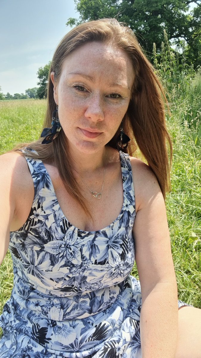 I found another place by the river for lunch 😍