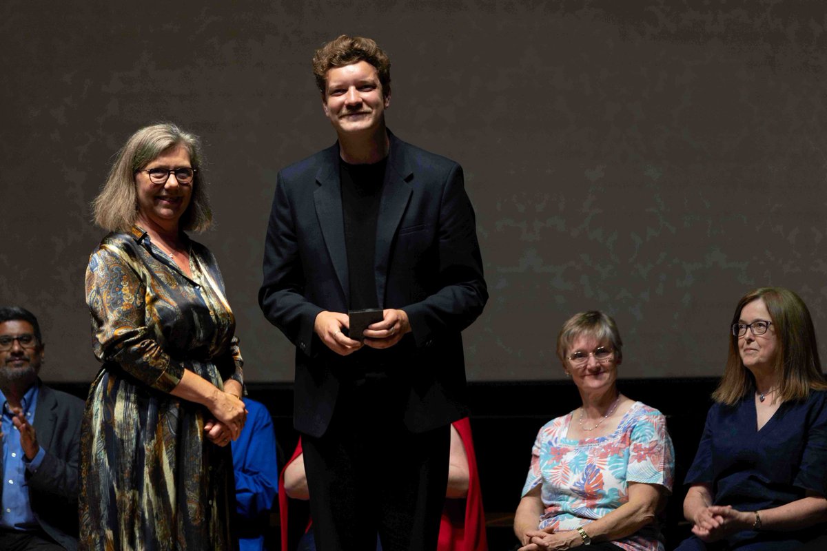 ROSLARTS's tweet image. What a final we had this week! 
Our 71st year of the Annual Music Competition came to a close @wigmore_hall and the Gold Medal was awarded to Belgian clarinettist Emile Souvagie. Congrats Emile! Fellow Belgian and pianist Alexander Declercq joined him onstage. 🥇#ROSLAMC
