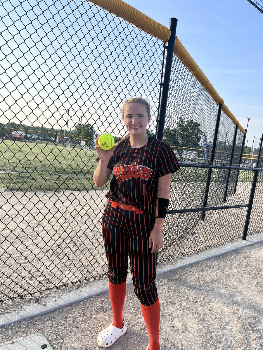 Congrats to #11 Alexus Freeman on her 💣 over the 8’ fence! 💪🏻🥎🧡🖤